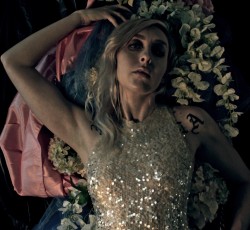 H Lingua Ignota επιστρέφει με καινούριο άλμπουμ