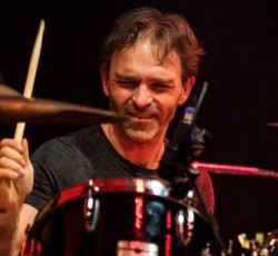 Έφυγε από την ζωή ο ντράμερ των Pavlov's Dog 