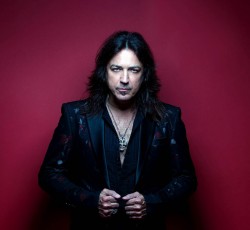 O frontman των Stryper προβλέπει πιθανή «ακύρωση» της Βίβλου 