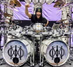 Έτοιμα τα τύμπανα για το νέο άλμπουμ των Dream Theater 
