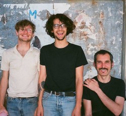 Πρώτη μετάδοση: Νέο τραγούδι και video από τους Mule Jenny 