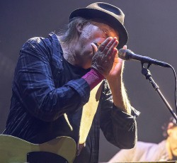 Νέο δίσκο με τους Crazy Horse ετοιμάζει ο Neil Young 