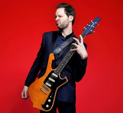 Ο Paul Gilbert κυκλοφορεί το "Werewolves Of Portland" 