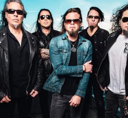 Todd La Torre: «Έχουμε ήδη 14 με 15 κομμάτια για τον νέο δίσκο» 