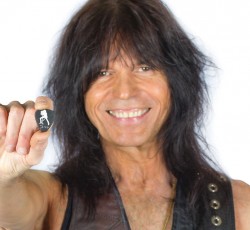 Ο Rudy Sarzo επιστρέφει στους Quiet Riot μετά από 18 χρόνια 