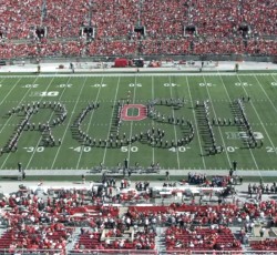 Υπερθέαμα προς τιμή των Rush από την Ohio State Marching Band
