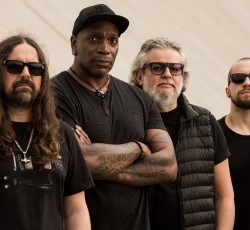Οι Sepultura μαζί με τους Slipknot στο Release Athens
