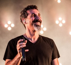 Πρώτο δείγμα από το νέο EP του Serj Tankian 