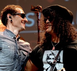 Ακούστε την ακυκλοφόρητη συνεργασία του Slash με τον Chester Bennington