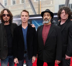 Οι Soundgarden απαντούν με ανακοίνωσή τους στη Vicky Cornell