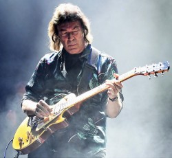 O Steve Hackett επιστρέφει με νέο άλμπουμ 