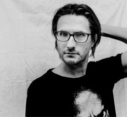 Ο Steven Wilson διασκευάζει Taylor Swift 
