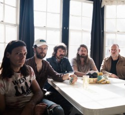 Κερδίστε προσκλήσεις για την livestream συναυλία των The War On Drugs 