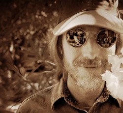 Διαθέσιμο δωρεάν στο Youtube το νέο ντοκιμαντέρ για τον Tom Petty 