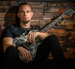 O Tremonti αποκαλύπτει τον πέμπτο του δίσκο