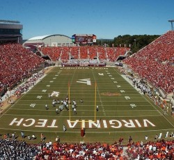 Είσοδος ομάδας αμερικανικού ποδοσφαίρου με το "Enter Sandman" ανιχνεύεται από σεισμογράφο 