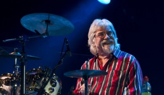 Έφυγε από τη ζωή o συνιδρυτής των Moody Blues, Graeme Edge