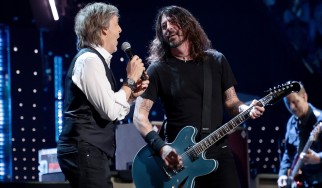 Foo Fighters και Paul McCartney μαζί στη σκηνή του Rock And Roll Hall Of Fame