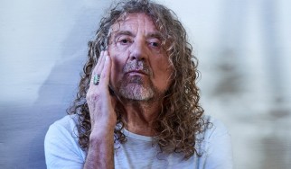 Robert Plant: «Οι μπάντες που συνεχίζουν για δεκαετίες μοιάζουν θλιβερά υπέργηρες»
