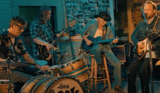 Δείτε τους Black Keys να διασκευάζουν ένα από τα διασημότερα hits του R.L. Burnside