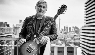 O Alex Lifeson δημοσιοποιεί δύο νέα κομμάτια
