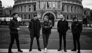 Architects: Αποδίδουν με συνοδεία ορχήστρας το "Animals"