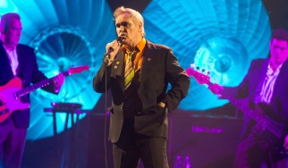 O Morrissey ανακοινώνει νέο δίσκο ενώ αναζητεί δισκογραφική