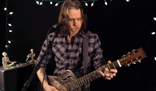 Δείτε τον Myles Kennedy να διασκευάζει Black Sabbath