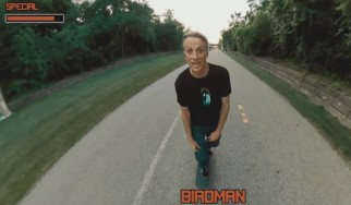 Δείτε τον Tony Hawk να διασκευάζει Millencolin