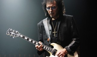 Ο Iommi εξηγεί πώς επινόησε το riff του "Iron Man"