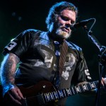 O Scott Kelly των Neurosis παραδέχεται πως κακοποίησε την οικογένειά του