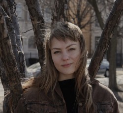 Η Angel Olsen επιστρέφει με νέο δίσκο 