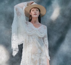 Προσωπικό δίσκο ανακοίνωσε η Floor Jansen 