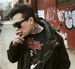 Δίσκο με νέο σχήμα ανακοίνωσε ο Frank Iero των My Chemical Romance