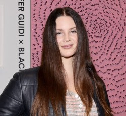 Η Lana Del Rey επιστρέφει με νέο δίσκο και single