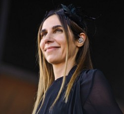 H PJ Harvey προετοιμάζει και επίσημα τον νέο της δίσκο 