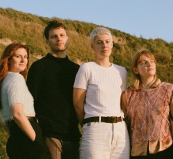 Οι Porridge Radio επιστρέφουν με νέο δίσκο 