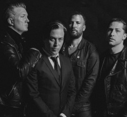 Οι Queens Of The Stone Age επανακυκλοφορούν το ντεμπούτο τους 