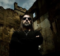 Δεύτερο δείγμα από το προσωπικό άλμπουμ του Σάκη Τόλη 