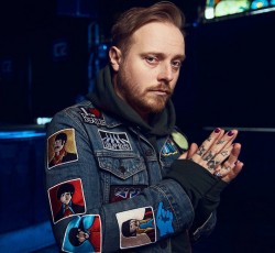 Architects: «Ο καθένας με λογαριασμό στο διαδίκτυο είναι ξαφνικά και μουσικός δημοσιογράφος» 