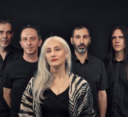 Δεύτερος δίσκος για τους Thee Holy Strangers