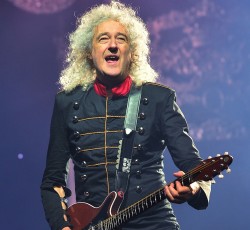 Χρίστηκε ιππότης ο Brian May 