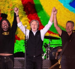 Dave Grohl και Bruce Springsteen καλεσμένοι του Paul McCartney στο Glastonbury Festival