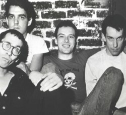 Επανέκδοση του "Fresh Fruit For Rotting Vegetables" από τους Dead Kennedys 