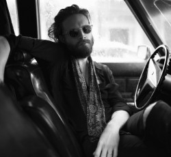 O Father John Misty επιστρέφει με νέο δίσκο