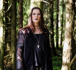 Διαγνώστηκε με καρκίνο η Floor Jansen 