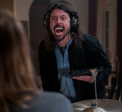 Σε thrash metal μονοπάτια το καινούριο τραγούδι των Foo Fighters 