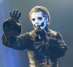 Ghost, Maneskin και Machine Gun Kelly οι νικητές στις rock κατηγορίες των AMA