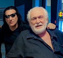 O Joey DeMaio για τον χαμό του Κώστα Καζάκου
