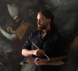 Ο Μάξιμος Μανώλης παρουσιάζει την έκθεση "Beyond Time" στην Αθήνα 